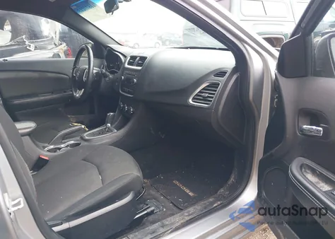 2013 Dodge Avenger Sxt z USA, uszkodzony, nr VIN 1C3CDZCB6DN521644